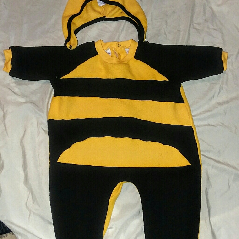 BABY BEGINNINGS small child bee costume with hat.